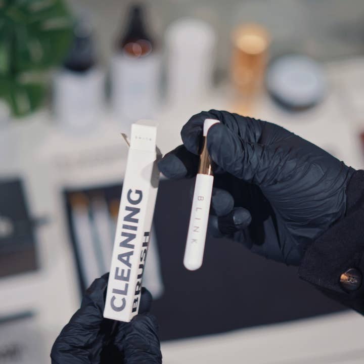 Blink Professional - Wholesale Eye make-up brush - Cleaning Brush4