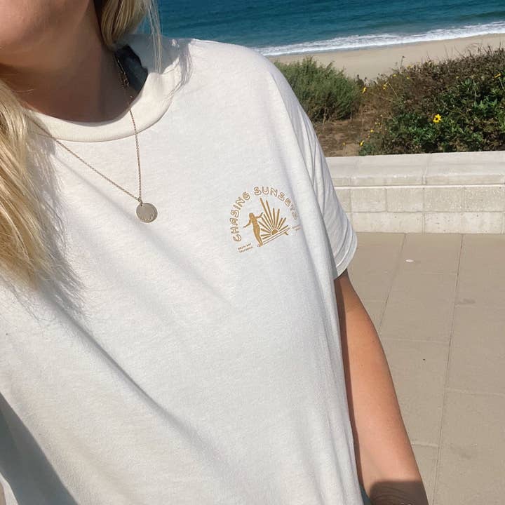 T-shirt Chasing Sunsets Feminina Crop por atacado de Esplanade