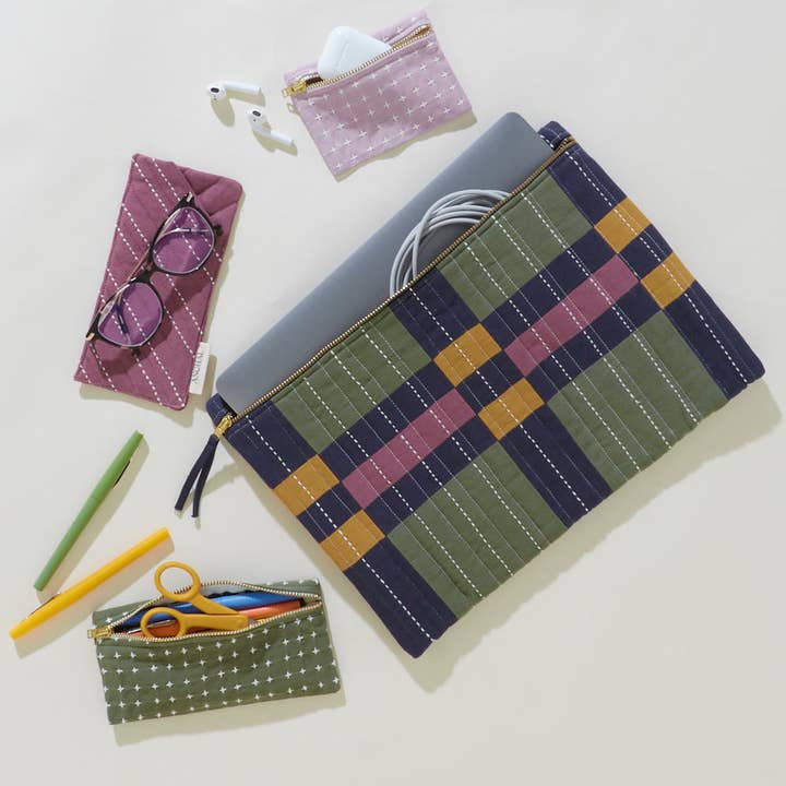 Anchal – wholesale Laptop/tablet case – Women's – Lattice Laptop Sleeve5