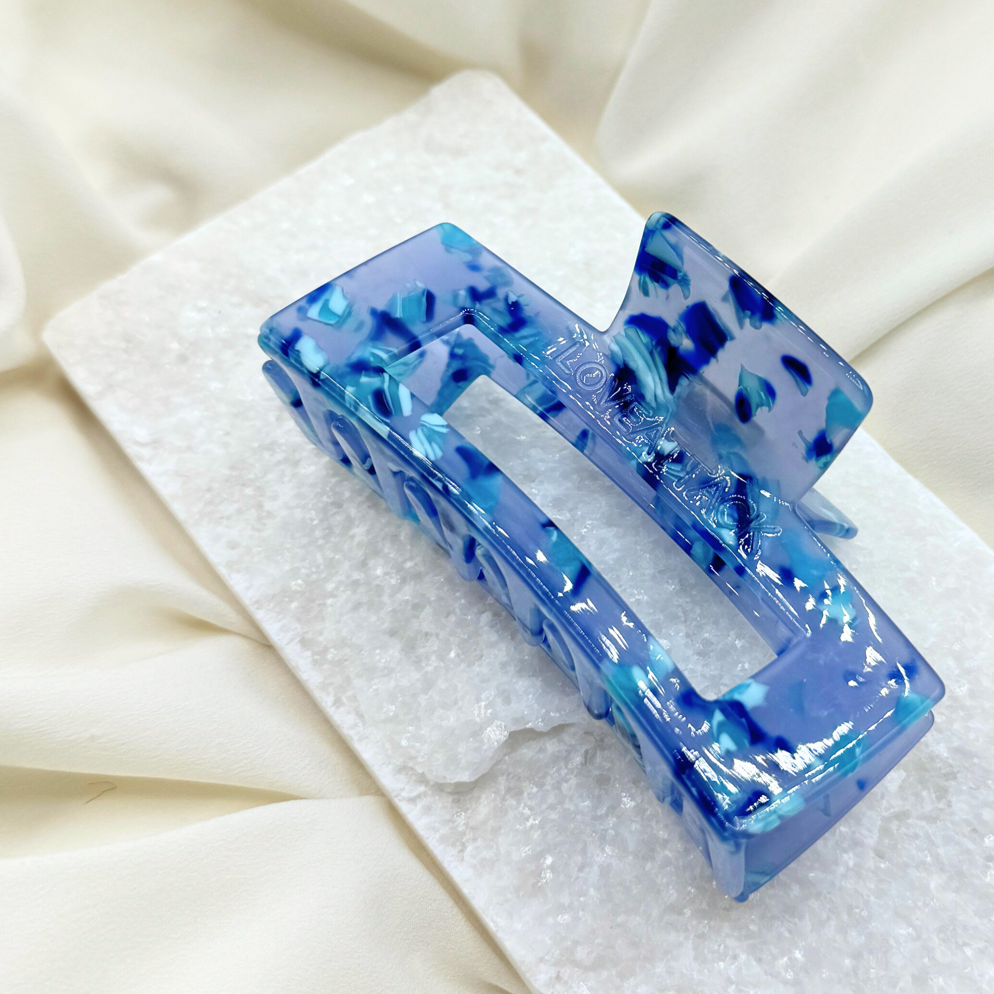 Love Attack - Wholesale Hair Clip - Women's - Aven Speckle Minimalist Cellulose Acetate Hair Claw Clips14