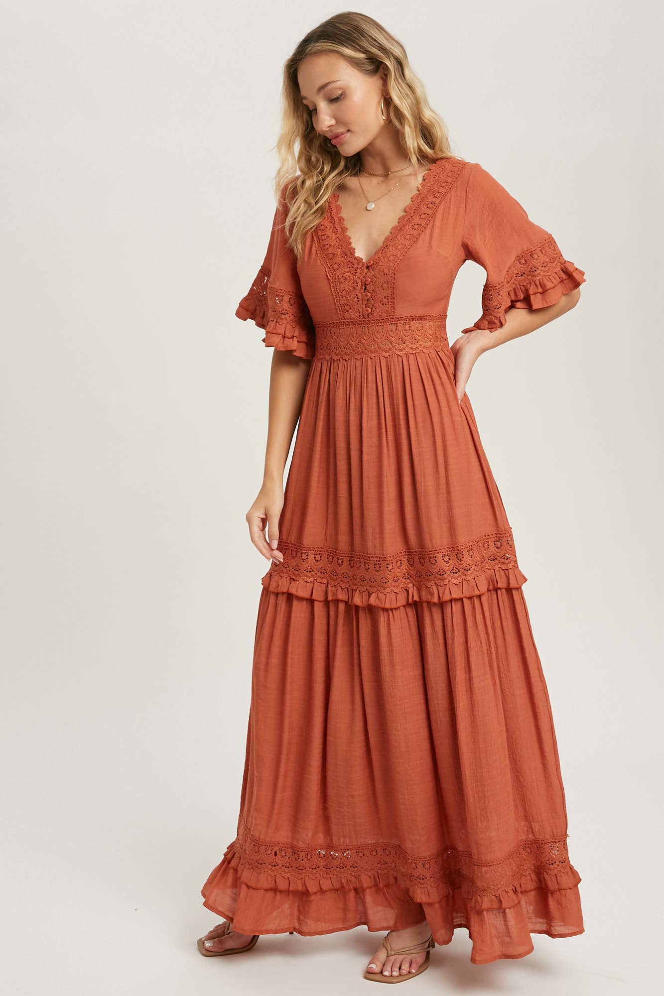 Bluivy – Großhandel Kleid – Damen – Maxikleid mit V-Ausschnitt und Spitzenbesatz45