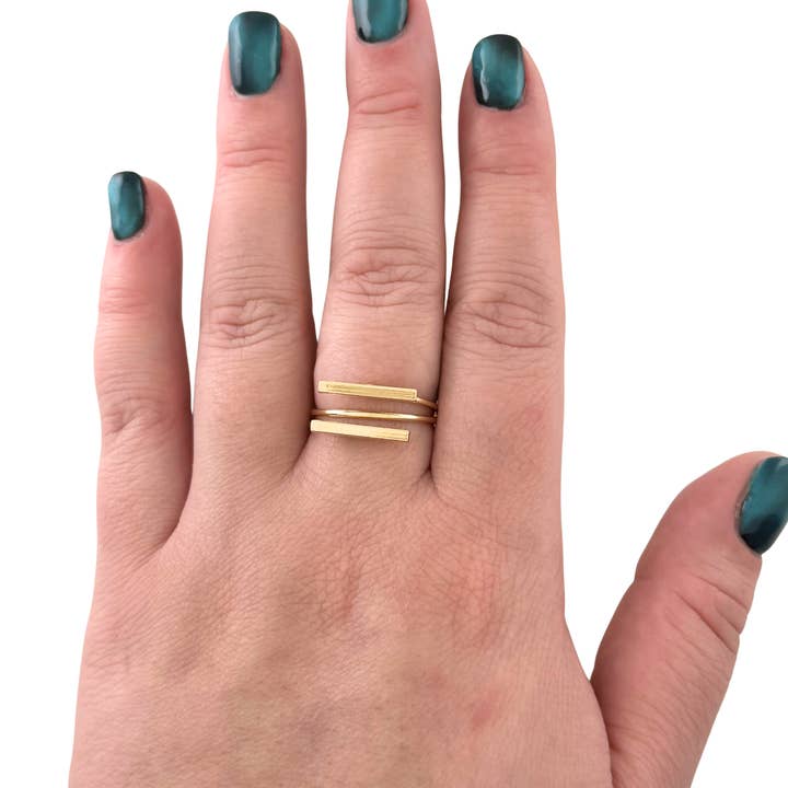 Anillo SR134 "2 Tubos Horizontales" Chapado en Oro de 18K para venta al por mayor de Sai Brazil