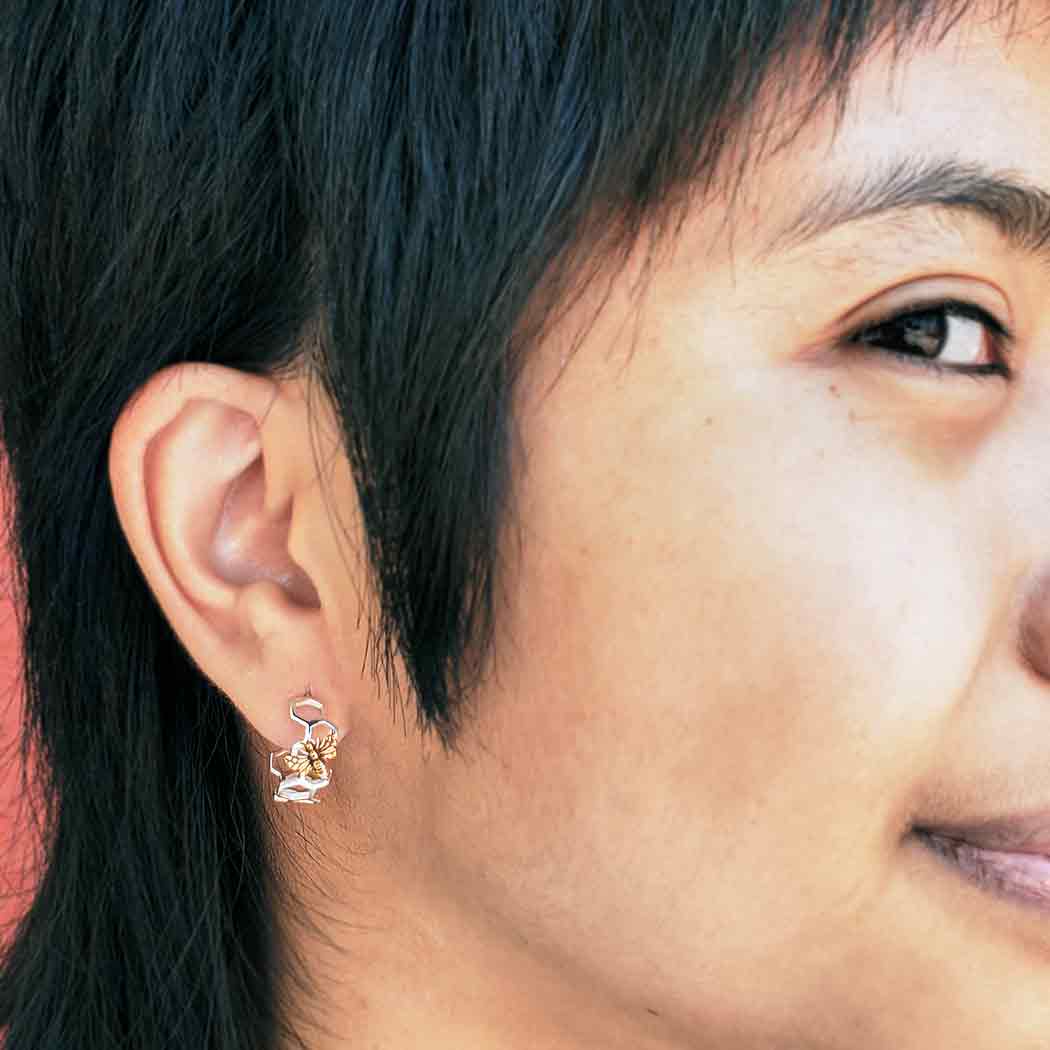 Nina Designs - Wholesale Huggie Earrings - Silver Honeycomb Hoop Huggie Earring with Bronze Bee 17x15mm2