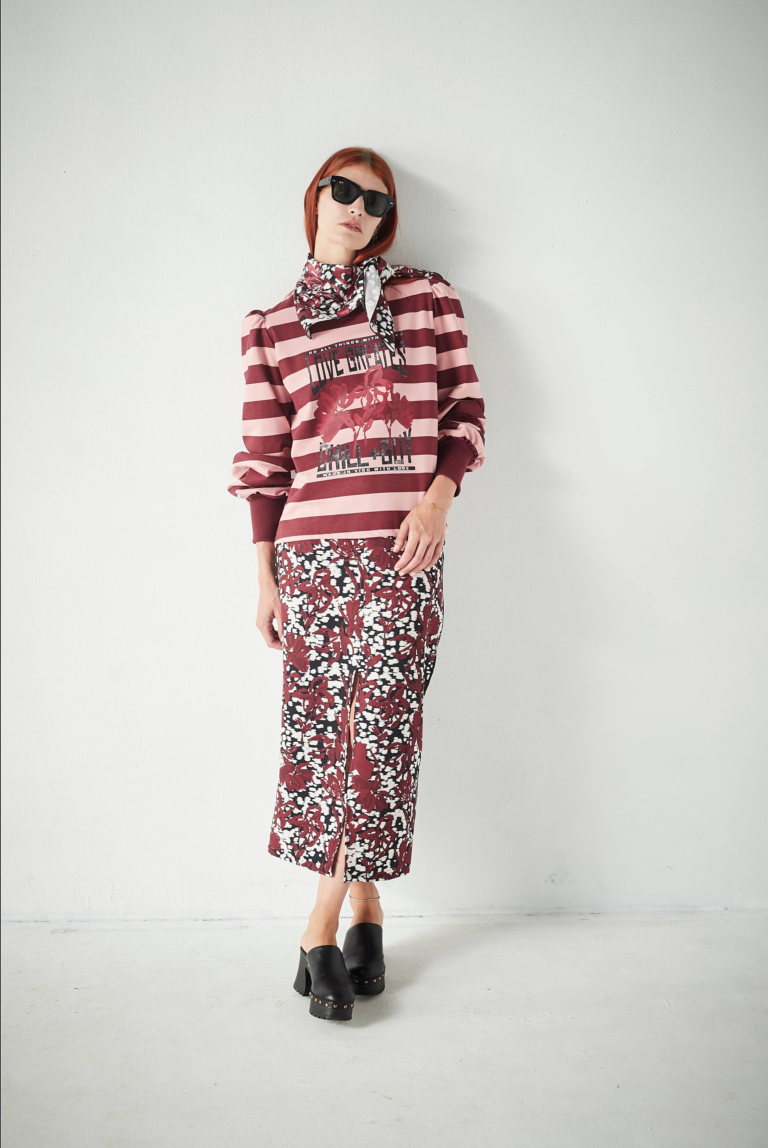 Chill&Buy - Vente Robe – femme - Sweat-shirt Femme Bouffant Rayé Love Greats1