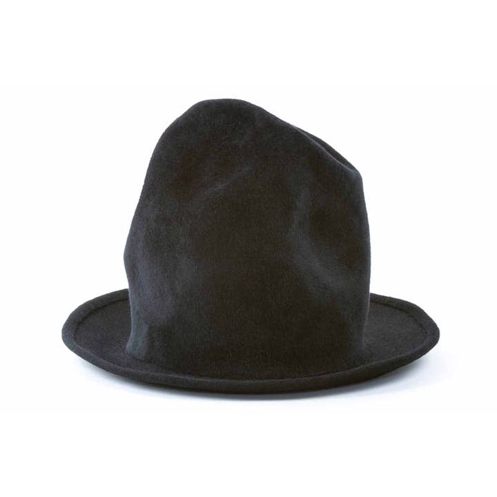 Chapeau à bord moyen aux proportions inhabituelles KOWK pour la vente par Yesey