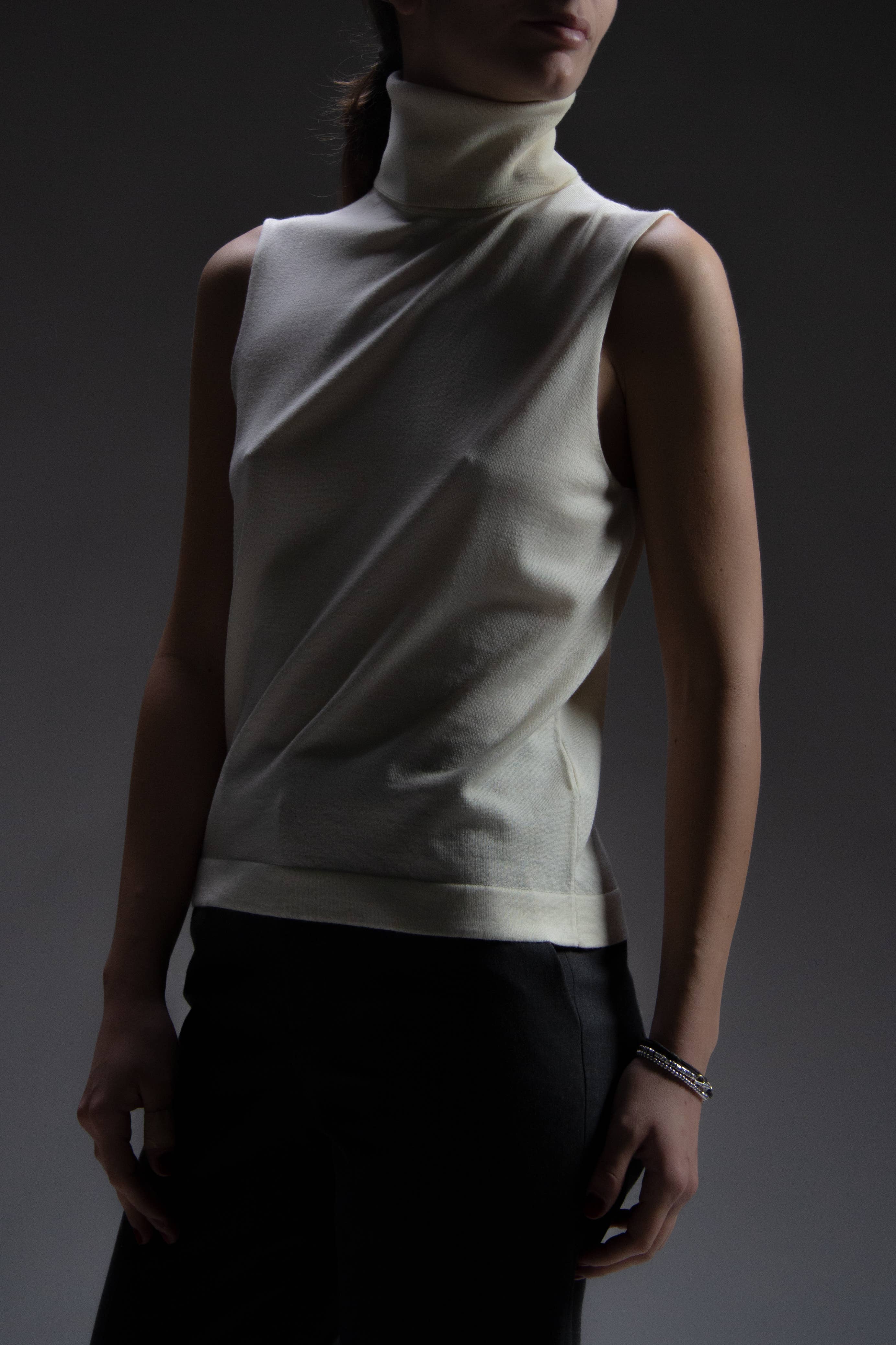 Lèmme - Wholesale Knit Sweater - Women's - Sleeveless turtleneck sweater in wool and silk0