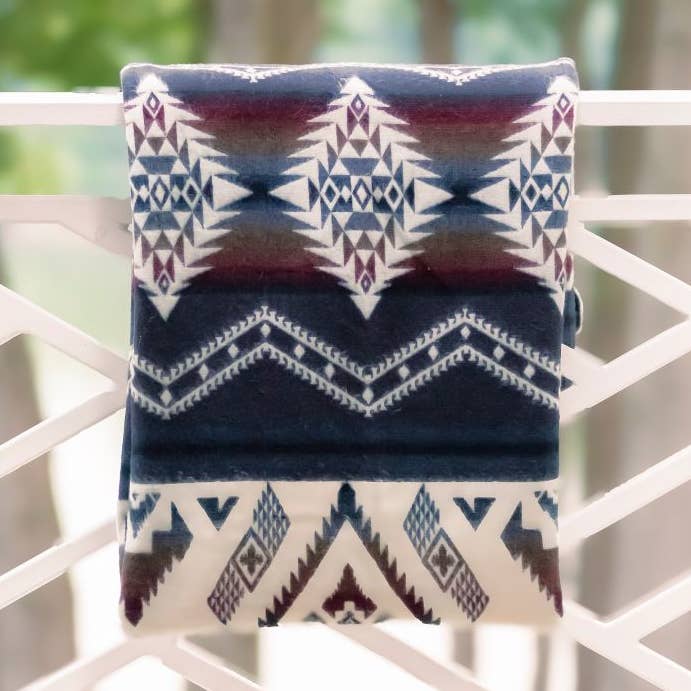 Colección Yachana - Manta Onda Marrón Roja para venta al por mayor de Purple Nest Design