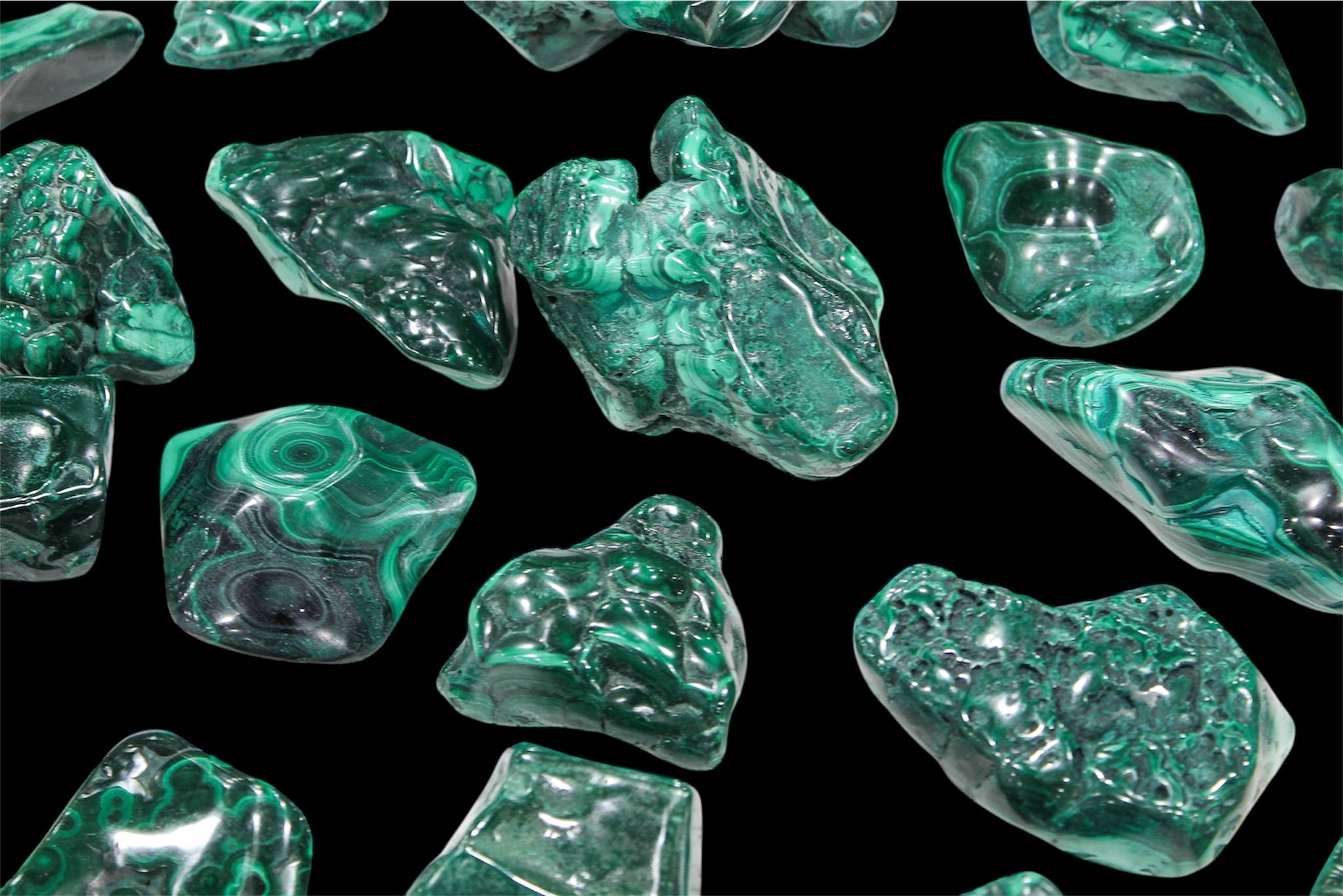 Quasar Gems USA – wholesale Spiritual stone/crystal – Malachite Polished Free Forms Per Kilo1