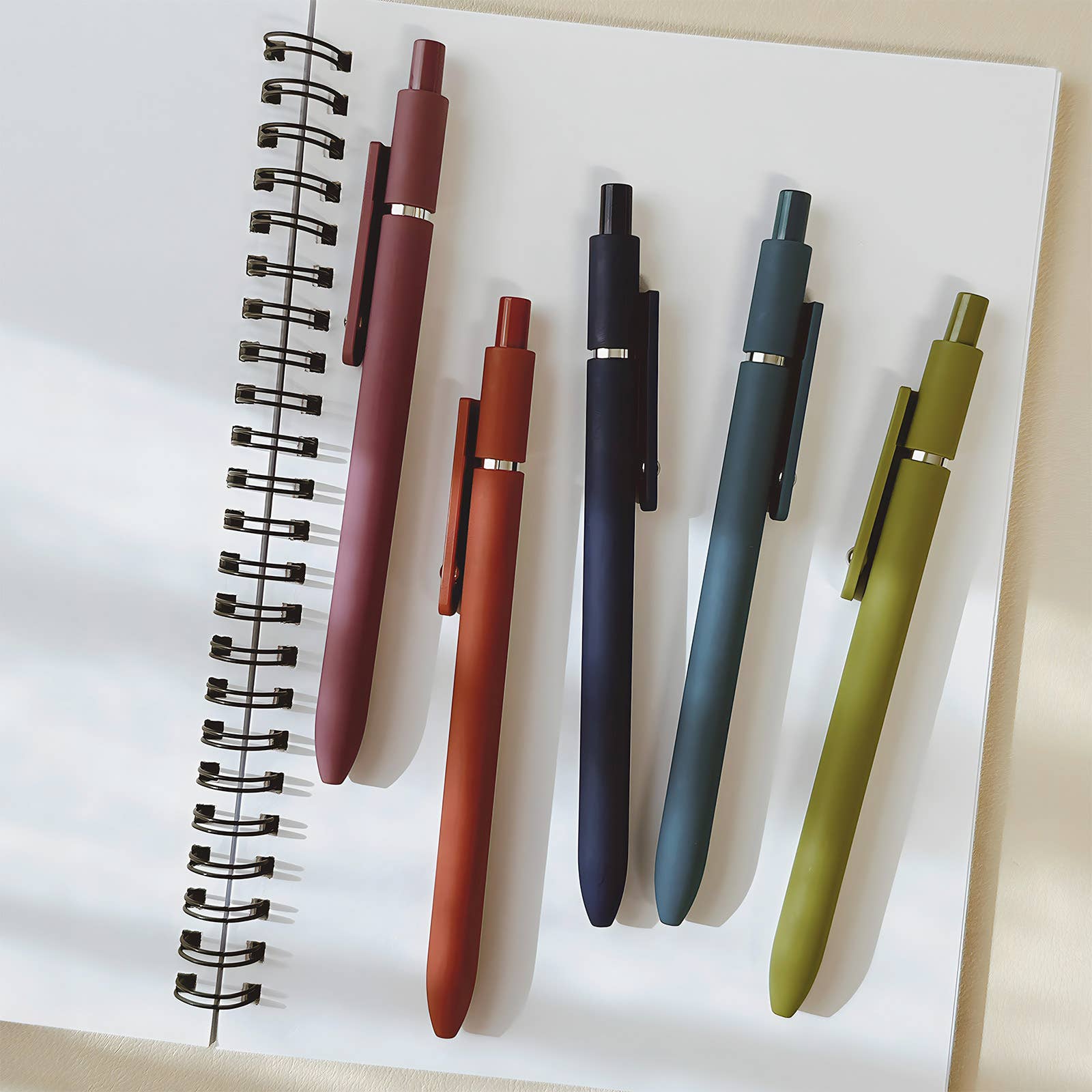 Wrapables.com - Wholesale Pen - Wrapables Smooth Retractable Black Ink Gel Pens 0.5mm, Set 514