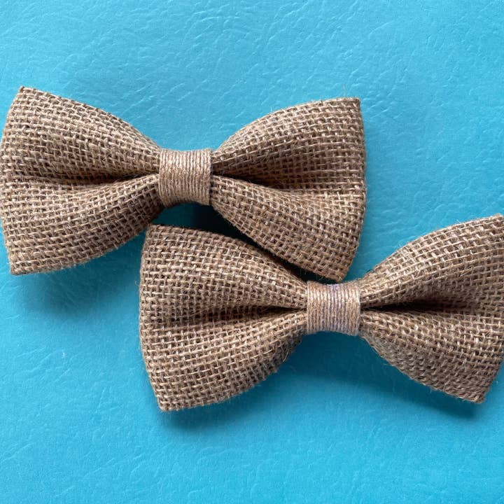 * Nœud papillon en toile de jute taille standard pour la vente par DOG BOW TIES