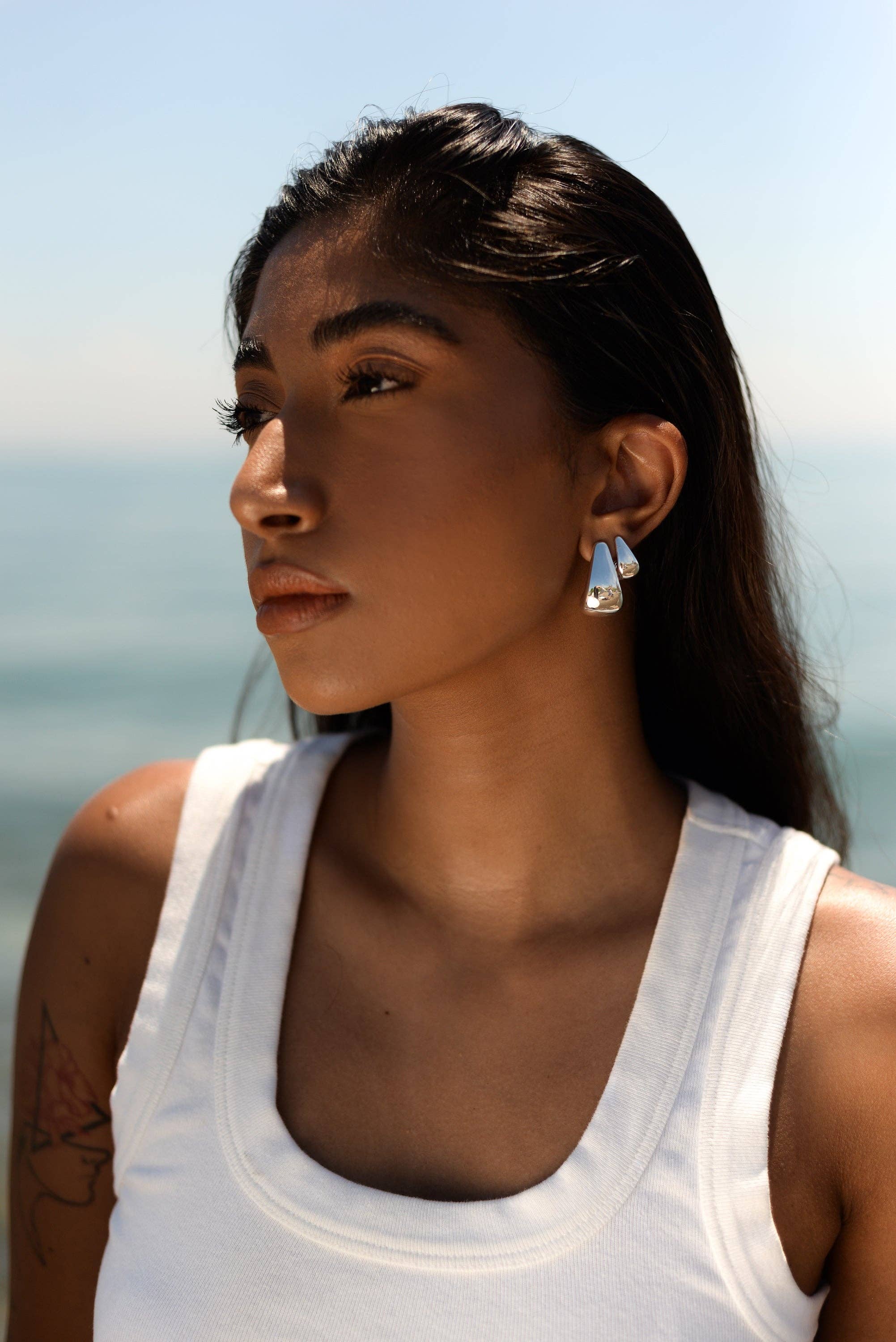 Prata Brincos Soho Bold para venda a revendedores na Faire3