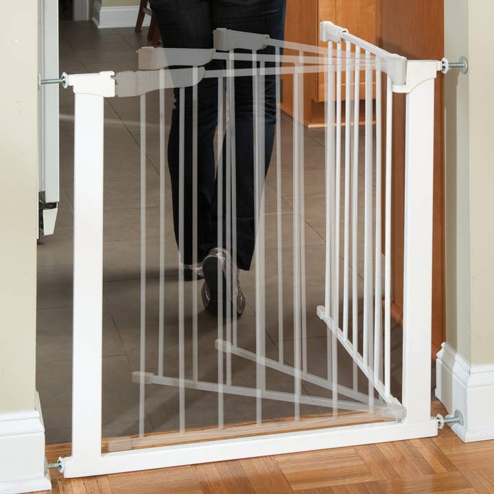 Auto Close Gateway ® for wholesale by KidCo