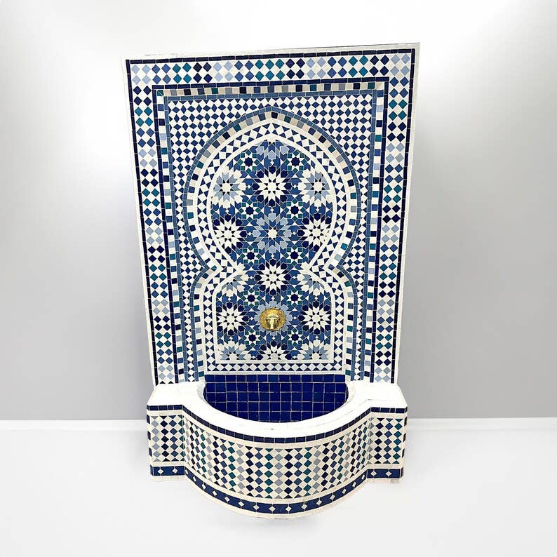 SaharaKesh - Venta al por mayor Adornos/decoración de exteriores - Fuente de Mosaico Marroquí, Fuente de Pared Exterior Azul y Blanca2