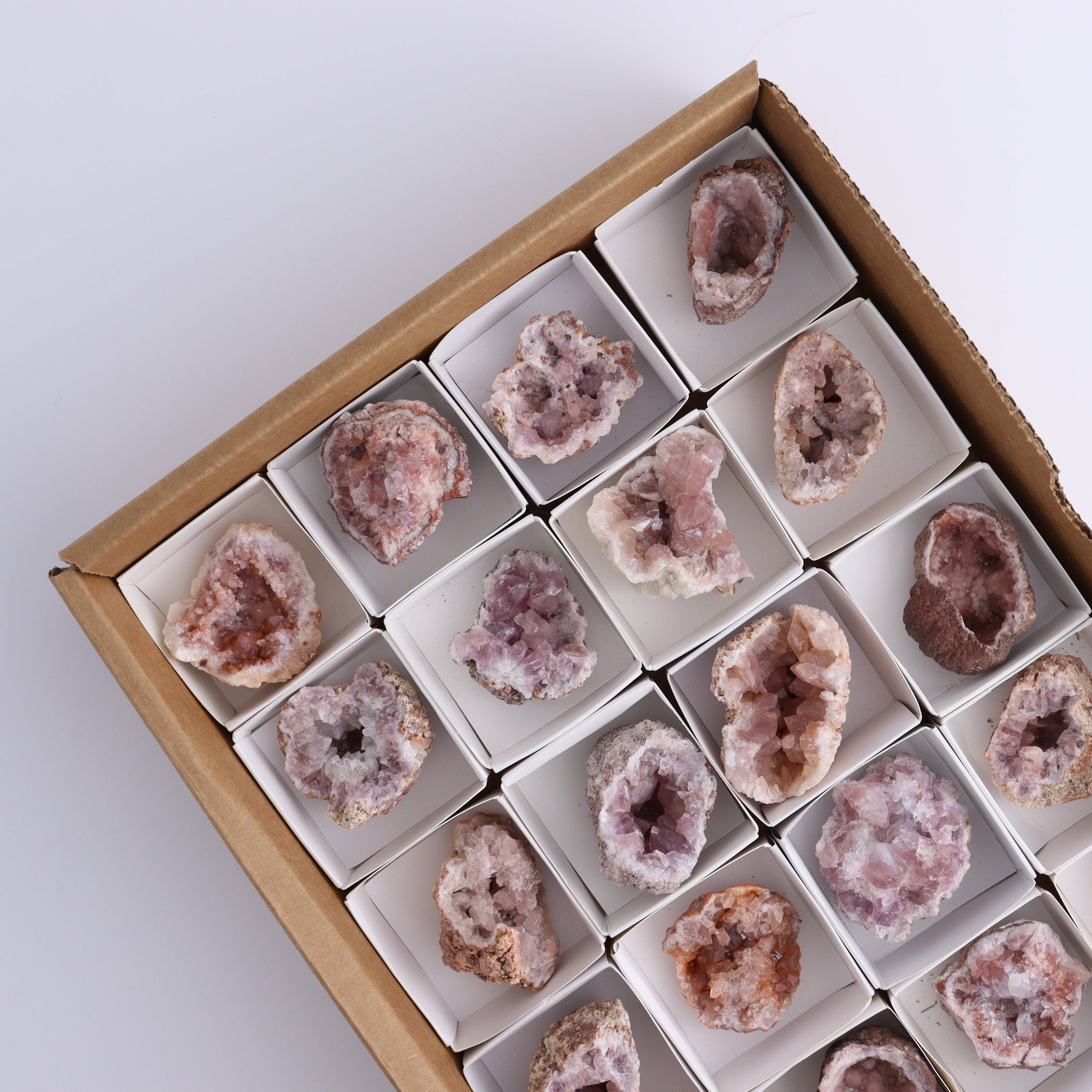 Mi Esperanza Minerals - Wholesale Spiritual Stone/Crystal - Pink Amethyst Flat of 200