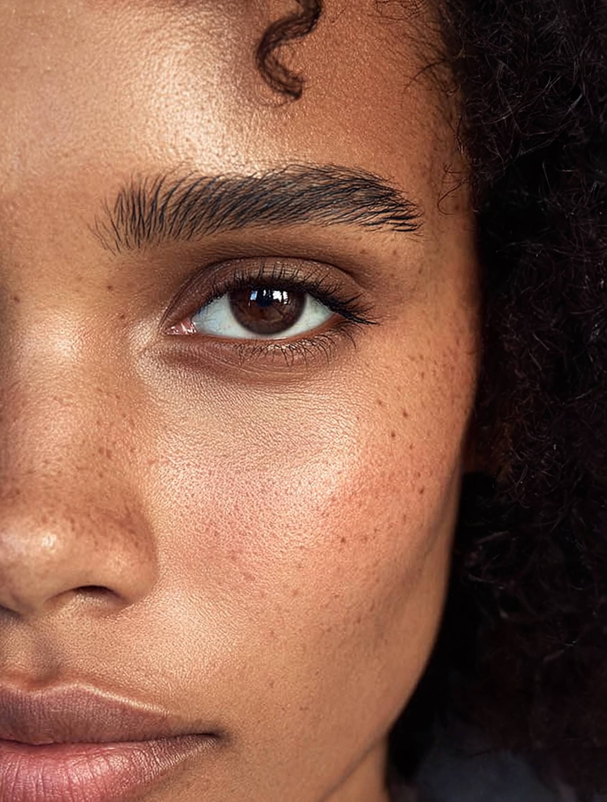 LE SOURCIL par Angélik Iffennecker – Lápis de sobrancelha por atacado – Lápis para sobrancelhas I - preto à prova d’água6