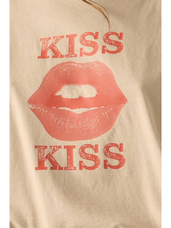 Stone Kiss Kiss Lips Distress Vintage-Wash Graphic Tee for wholesale on Faire