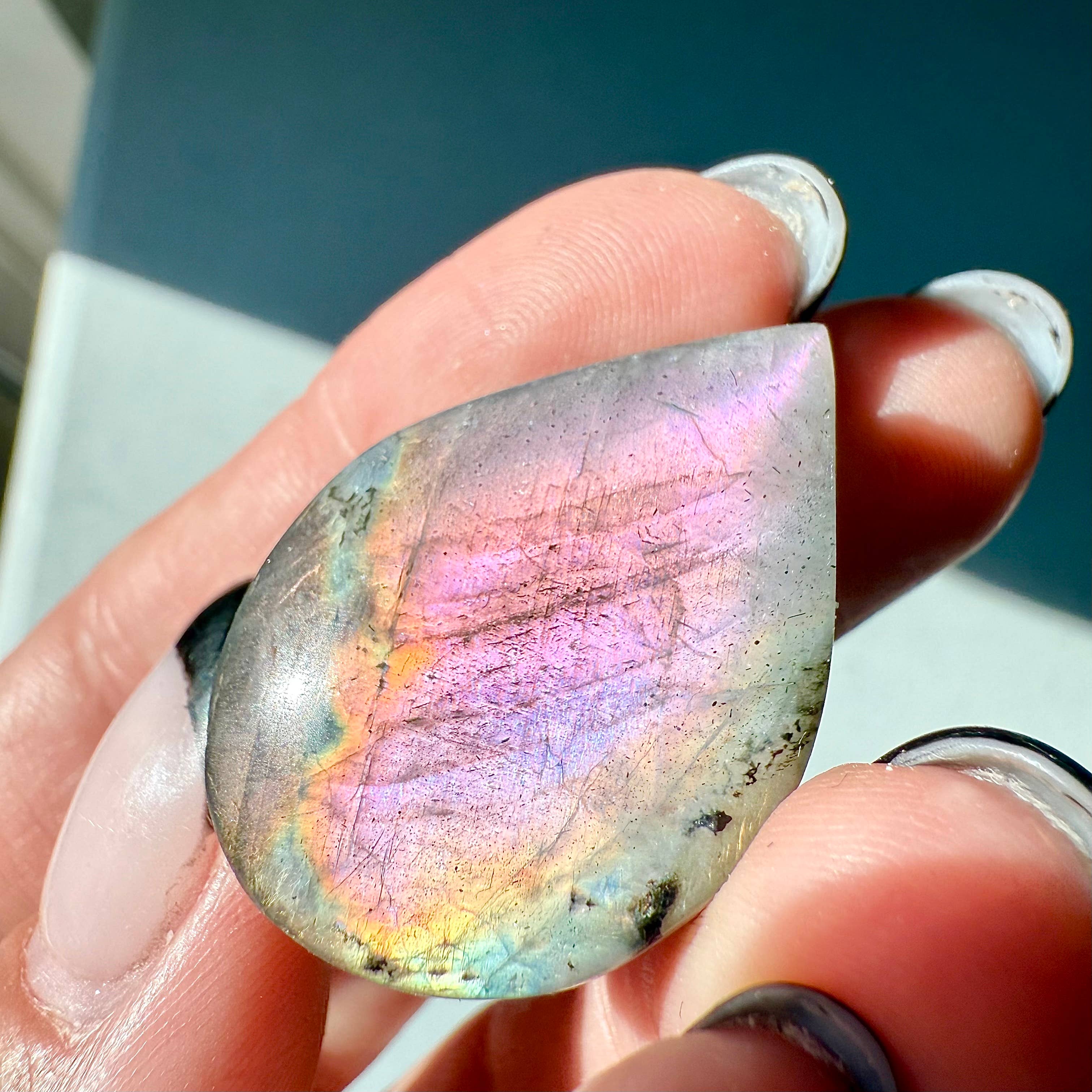 Liv Rocks - Vente Pierre et cristal de spiritualité - Cabochons de labradorite de haute qualité2