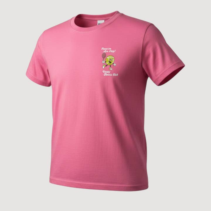 HEB EEN TOPDAG KINDER T-SHIRT - UNISEX - ROZE voor wholesale door Vacay All Court Apparel