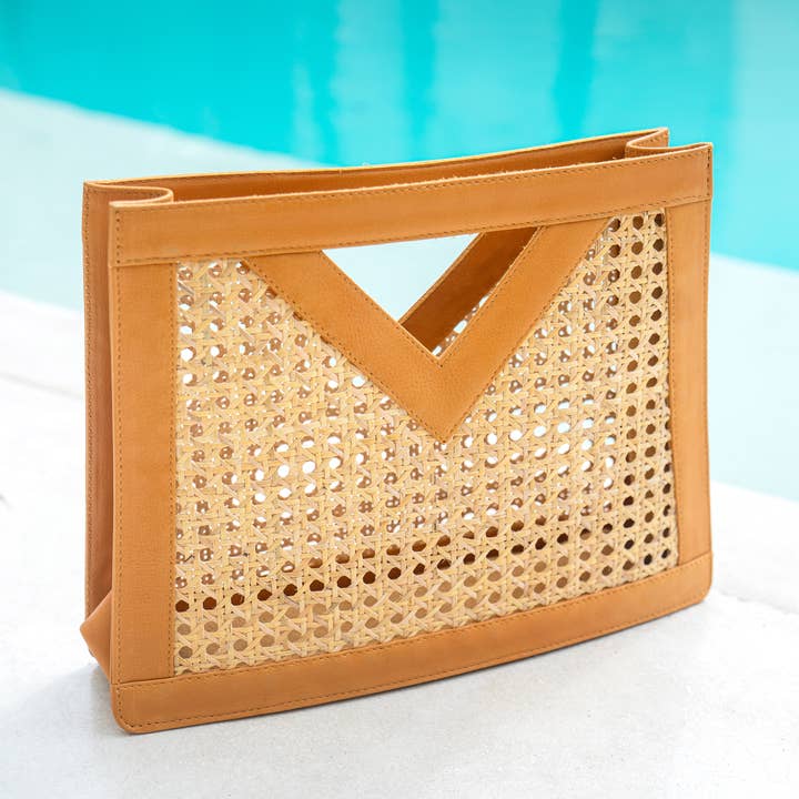 The Artisan and Company – wholesale Top handle bag – women's – Genuine Leather and Rattan Top Handle Bag1