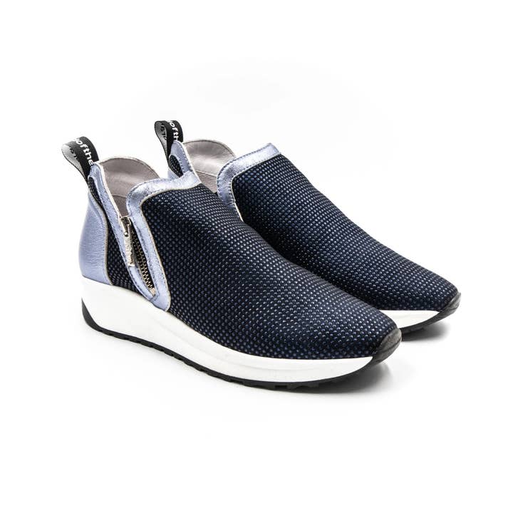 Chaz Blue Metal for wholesale on Faire2