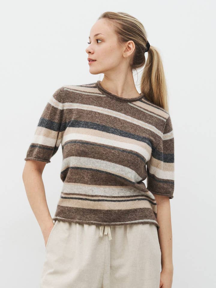 T-shirt Mélanie pour la vente par CARE BY ME