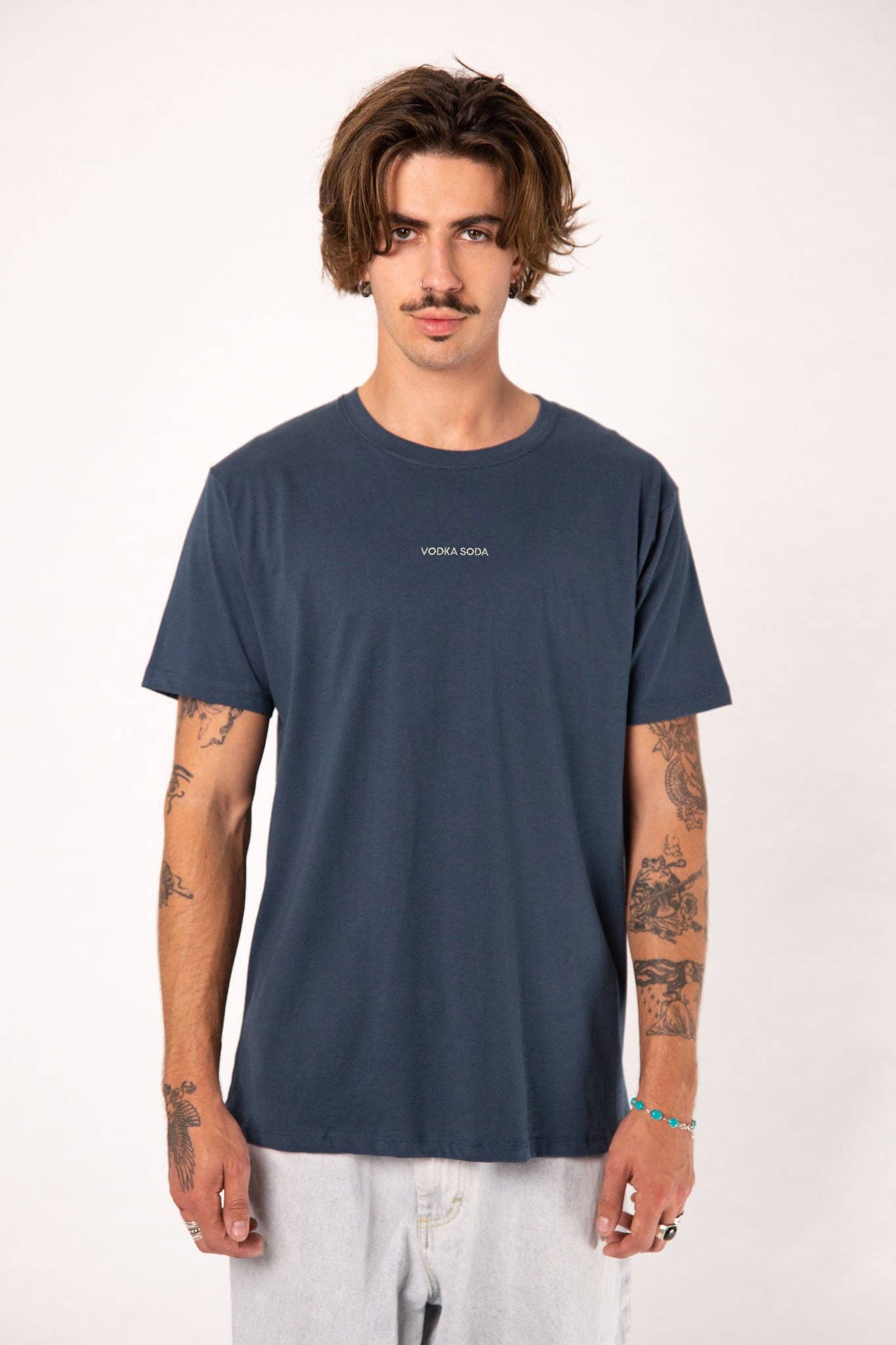 Fashion Drinks - Venta al por mayor Camiseta serigrafiada - Hombre - Vodka Soda | Camiseta bordada de algodón orgánico para hombre6