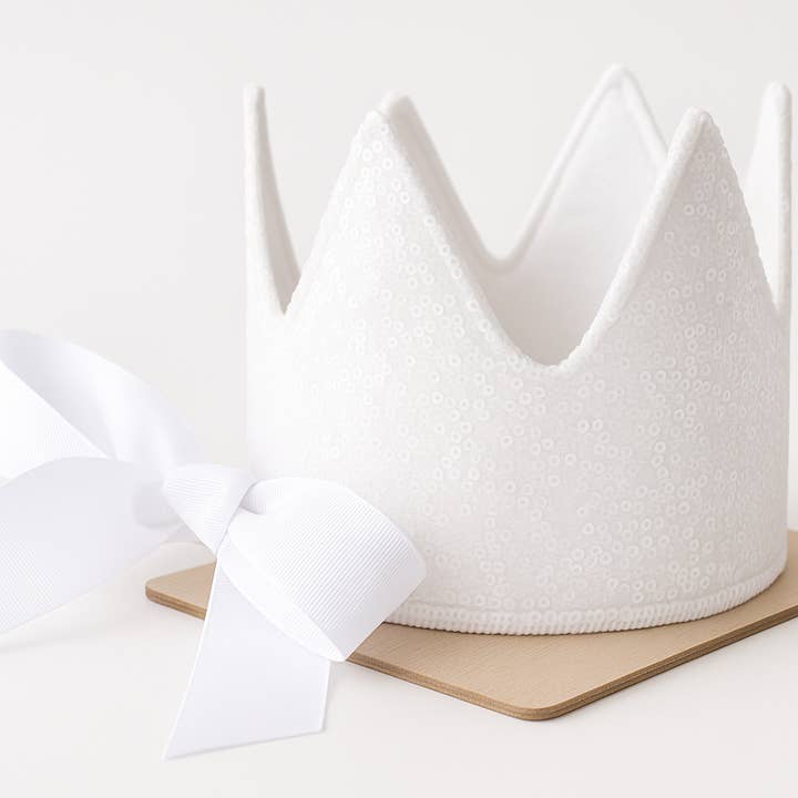 Couronne de Demoiselle d'Honneur à Sequins Héritage pour la vente par A Thousand Freckles