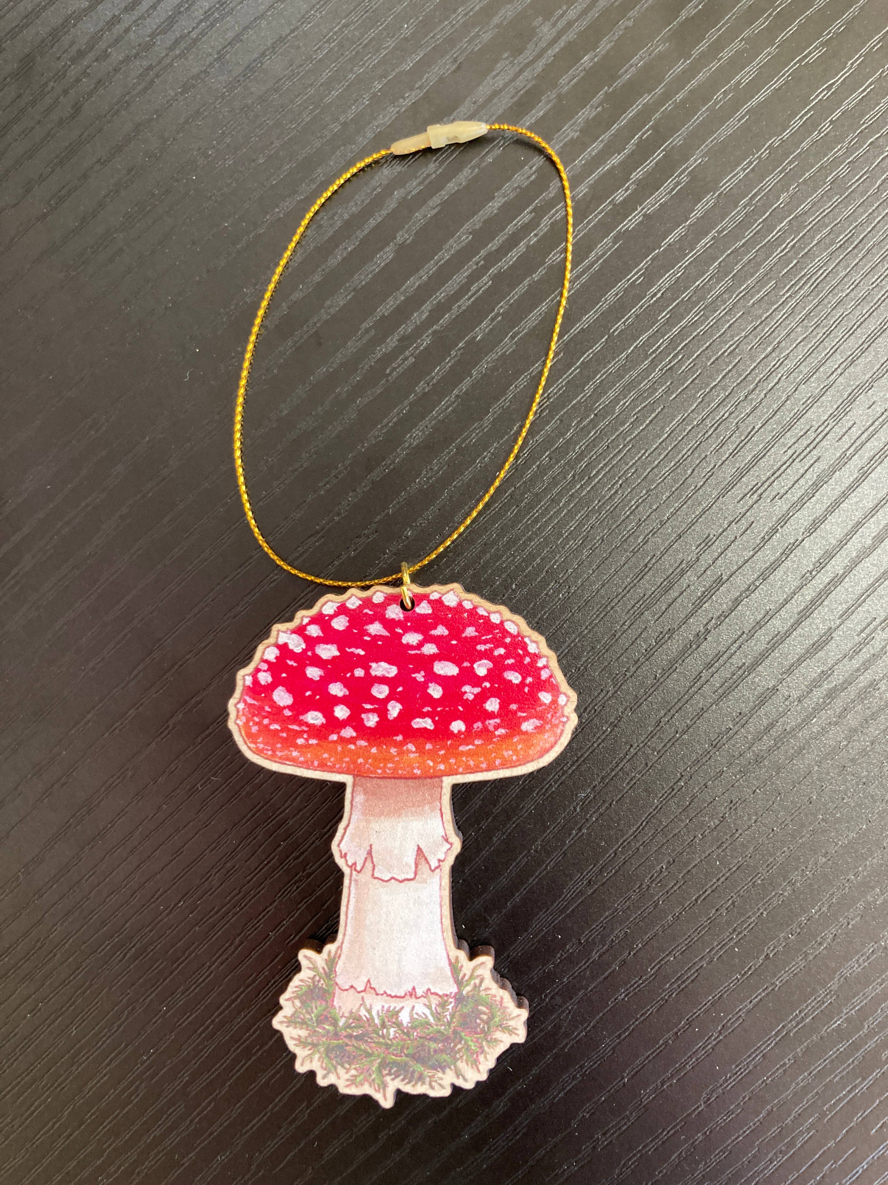 Plant Posse - Wholesale Ornament - Amanita Mushroom Ornament – Sustainable Wood Gift2