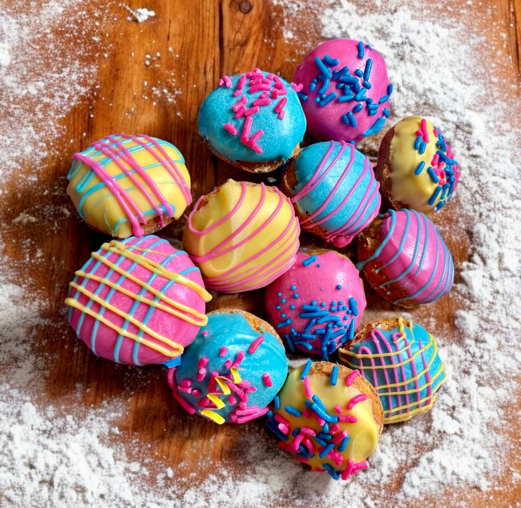 YumYum4DOGS - Wholesale Pet Treats - Dog - Mini Cotton Candy donut holes dog treats1