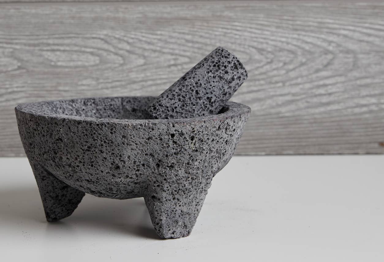 Verve Culture - Wholesale Mortar & Pestle - 7'' Molcajete with Tortilla Basket2