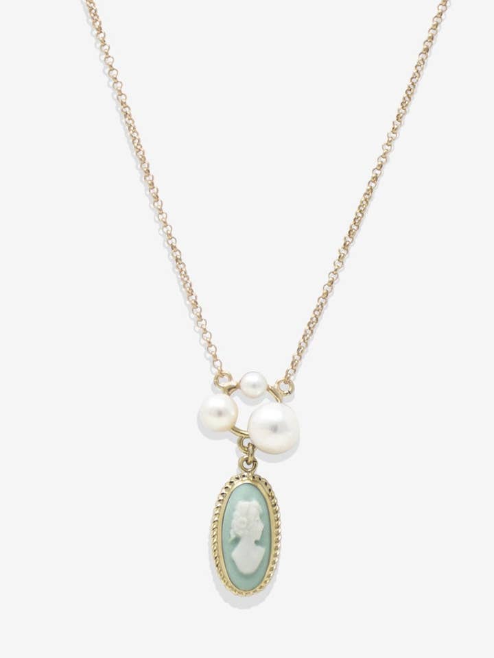 Colar Lilith com Camafeu Verde e Pérolas Folheado a Ouro por atacado de Vintouch Jewels