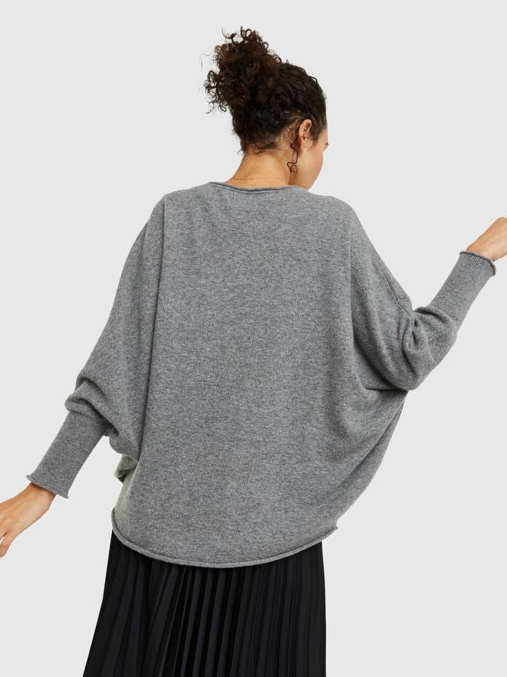 Pull manches chauve-souris en cachemire de Mongolie pour la vente par Delfina&Co