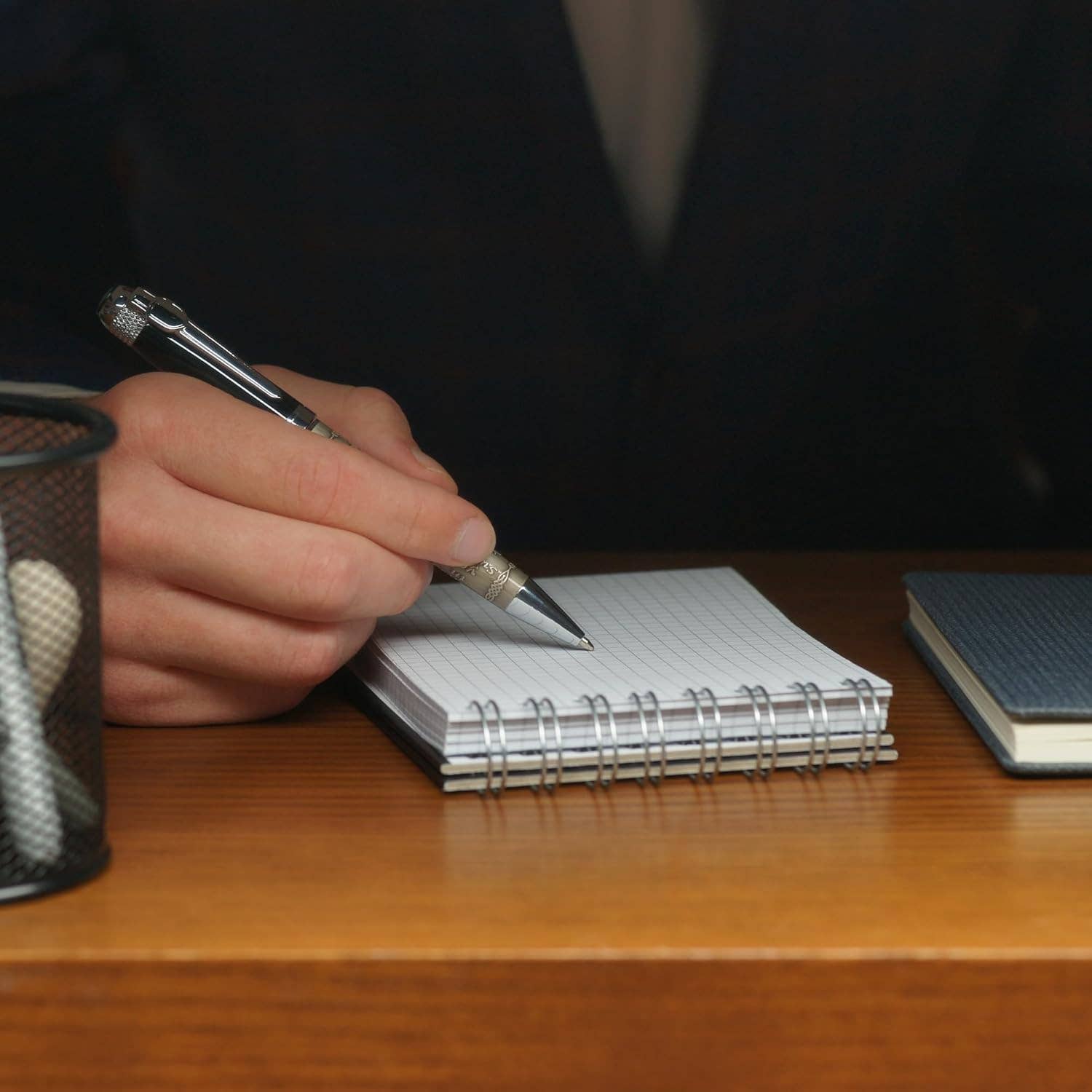 UTN LLC - Wholesale Pen - Luxury Gift Pen – BLACK SILVER, LED Box, Engraved, Executive1