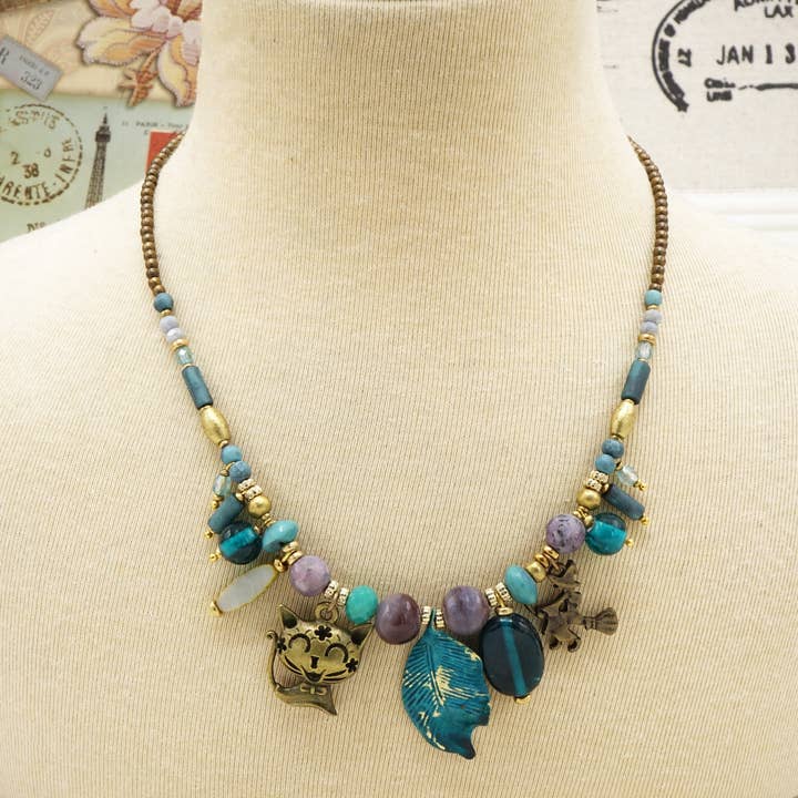 Verna Artisan Works – Großhandel Kette mit Anhänger/Charm – Boho Perlenkette im gotischen Stil1