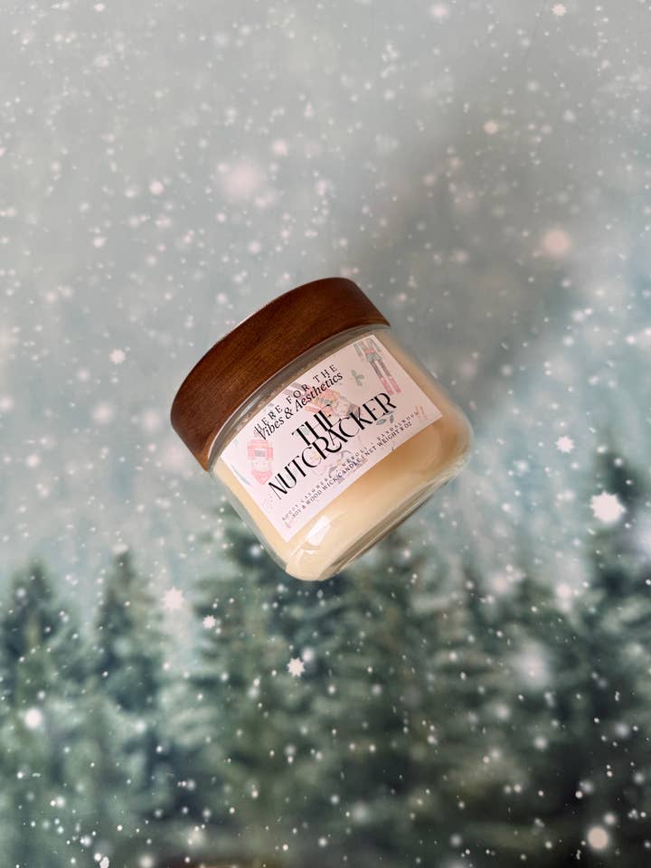 Bougie Vibes & Aesthetics | Casse-Noisette (8 oz) (Copie) pour la vente par The Nerf Herder Co.