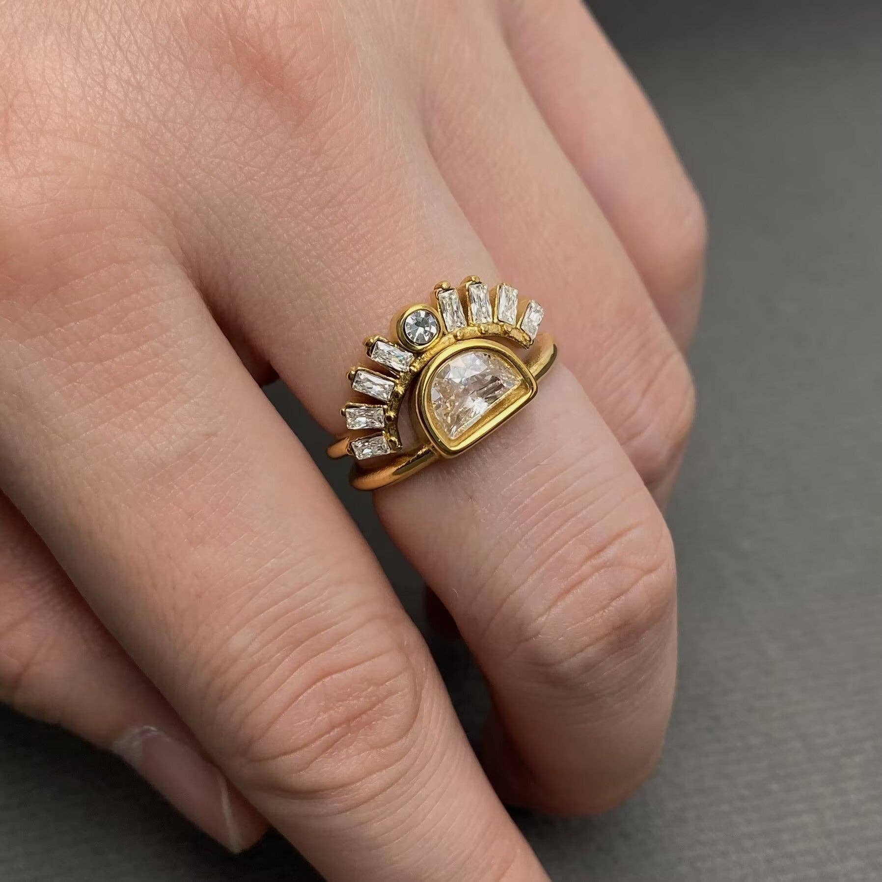 Mio Queena - Wholesale Multi-Stone Ring - Zircon Inlaid 18K Gold Plated Stainless Steel Ring - FGS3