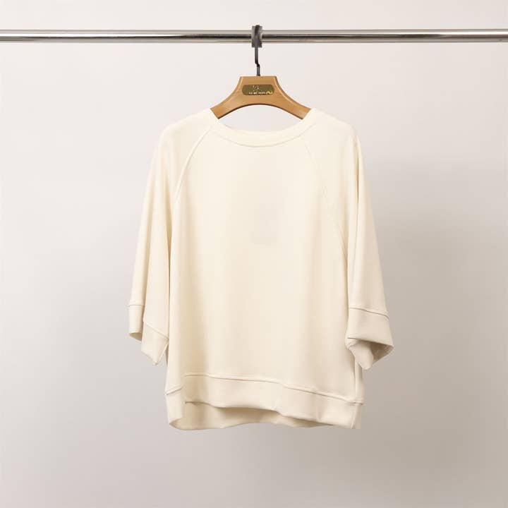 Sweat court ample manches 3/4 – CJY5817 pour la vente par Cecile Wang