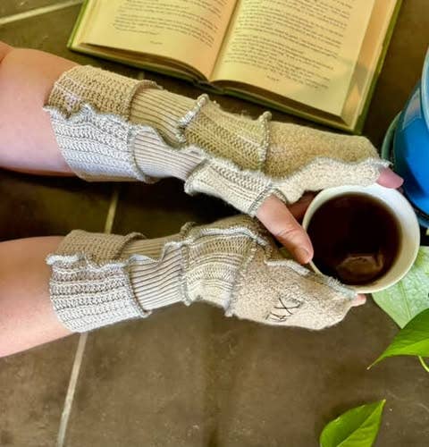 Jax Upcycled - Wholesale Gloves - Women's - Upcycled from Sweater fully cream Fingerless Glove5