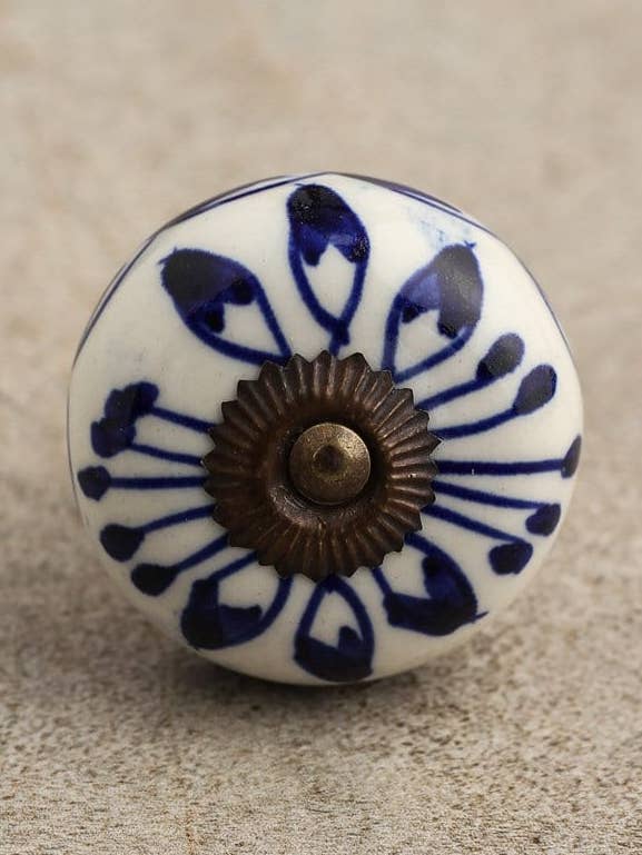 Blaue Blume auf weißem Schrankknopf | Möbeltür-Knopf aus Keramik | Keramikknopf für den Großhandel von KNOBCO