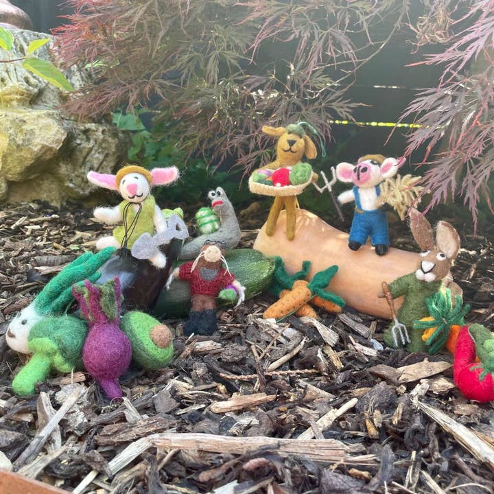 Felt So Good - Wholesale Ornament - Handmade Hanging Shelby the Snail Felt Decoration2