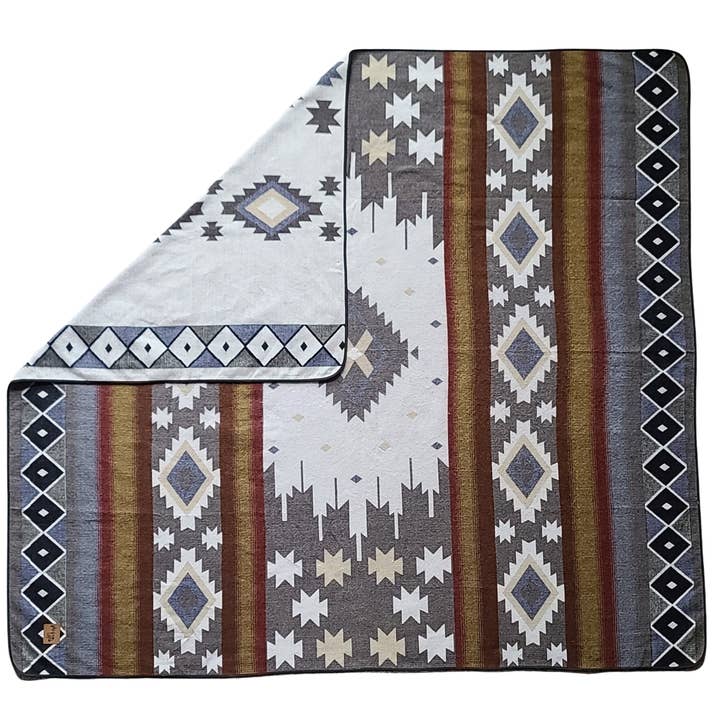 Wylde Brigade - Wholesale Throw Blanket - Cotacachi Aztec Reversible Blanket6