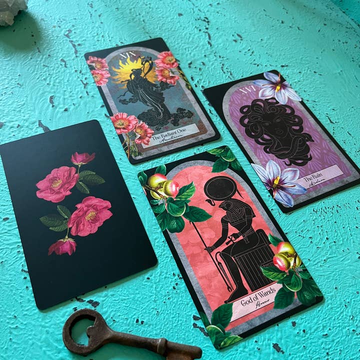 Myth Weaver Tarot - DELUXE UDGAVE for engroshandel hos Cosmic Seed Sacred Goods