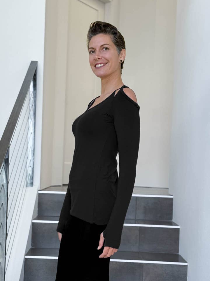 CARAUCCI - Wholesale Knit Top - Women's - Peekaboo Long Sleeve Top15