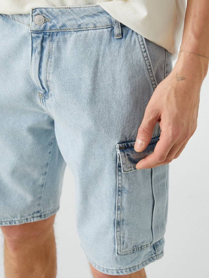 Cargo Denim Short in Light Wash for wholesale by Usolo Outfitters