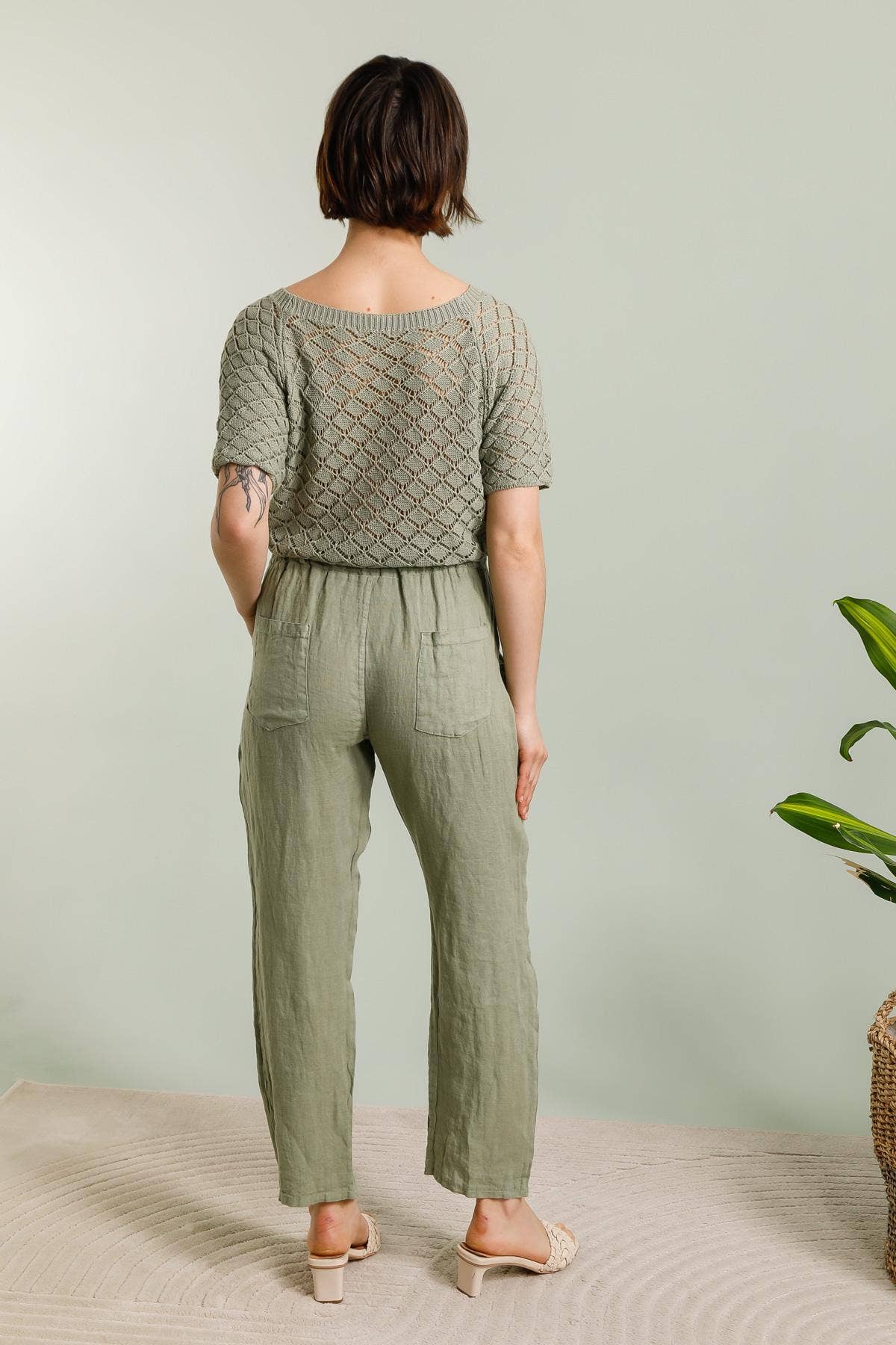 NAÏS PARIS - Wholesale Pants - Women's - Straight elasticated trousers with back pockets, 100% linen9