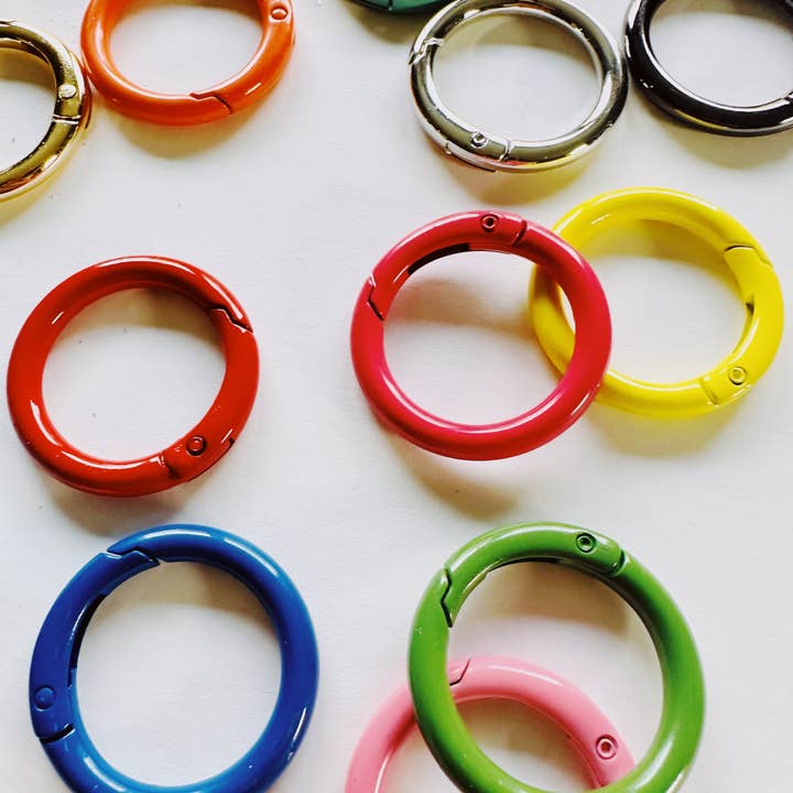 Walking Paws Boutique - Wholesale Keychain - Unisex - add circular clip-on carabiner, Trigger Spring O Rings Round
