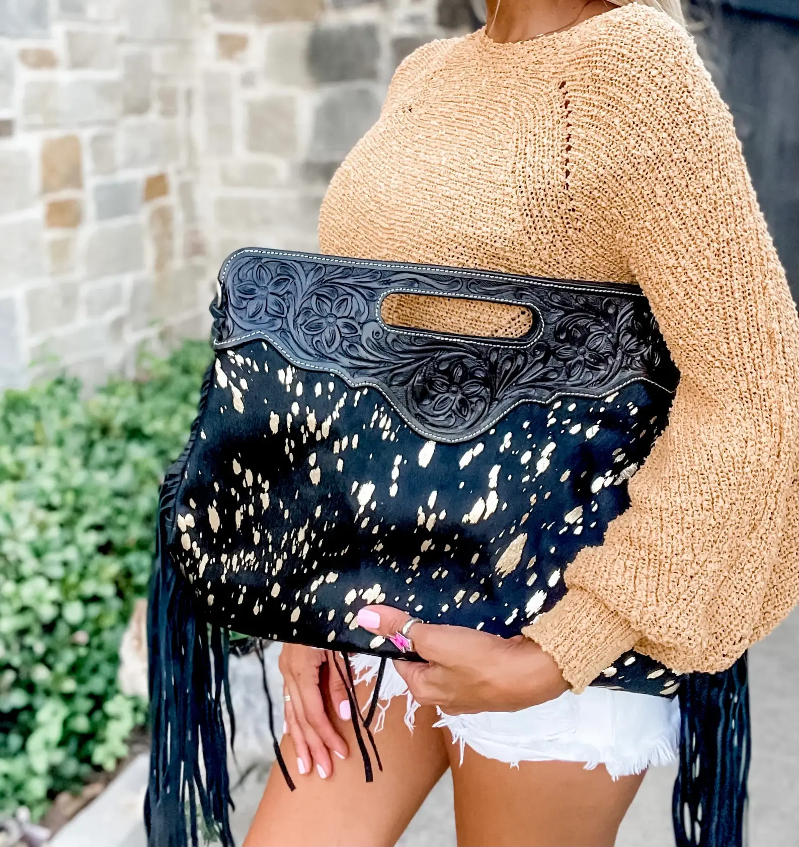 Boho Ranch Shop - Vente Sac à bandoulière – femme - Le sac bandoulière en cuir de vachette Maggie + Poches zippées à l'arrière3