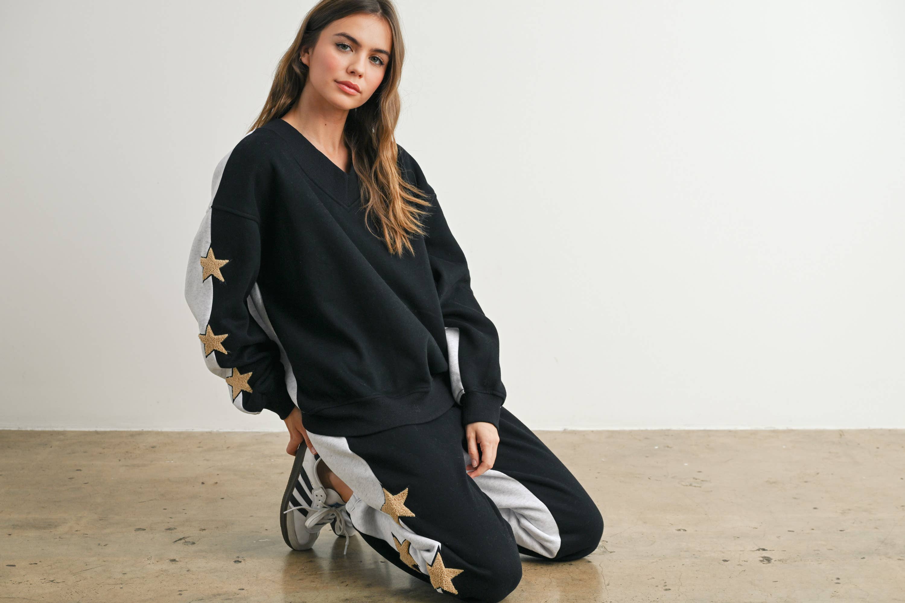 BUTTERMELON – wholesale Lounge Sweatpants/jogging bottoms – Women's – Color Block Sweatpants with Star Detail - BMP757014