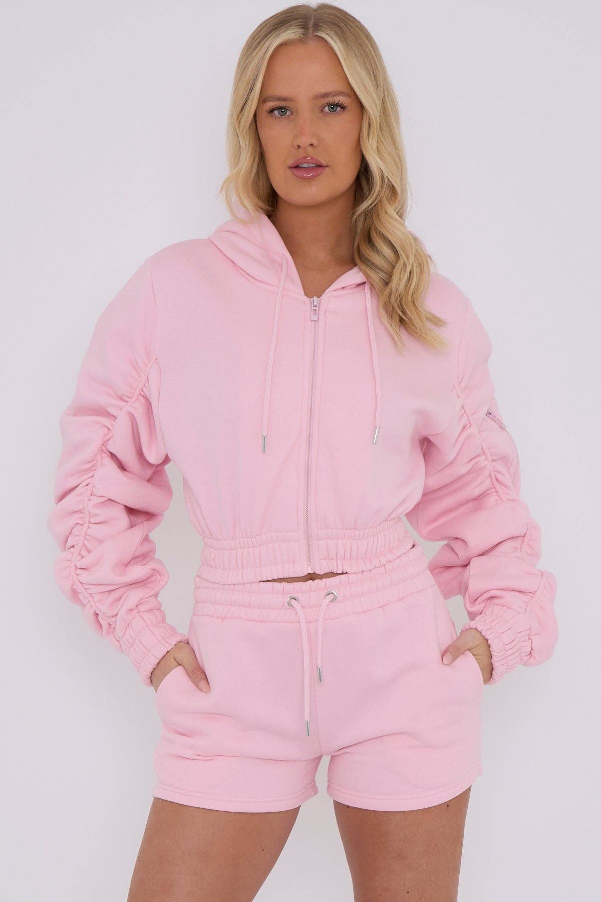 Stylewise Direct – wholesale Lounge set – Women's – Cropped Zip Up Ruched Sleeve Hoodie & Shorts Fleece Co-ord3
