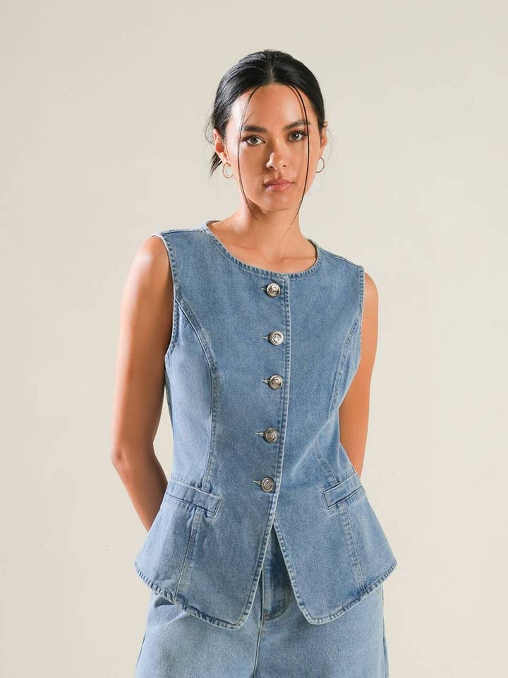 A washed denim vest - FJ1093 for wholesale on Faire